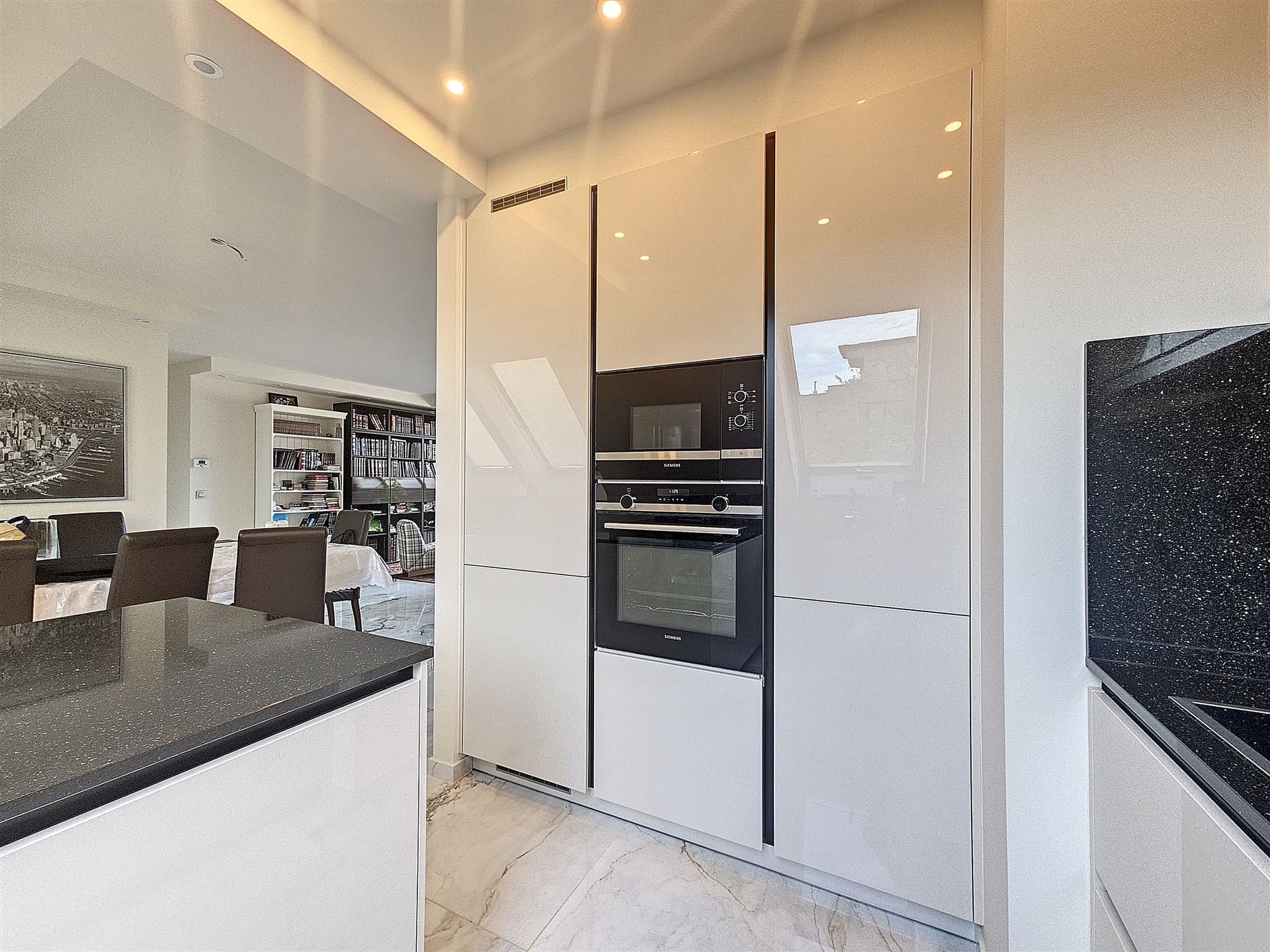 Ruime penthouse met 3 slpks, 2 badkamers en staanplaats - foto 5