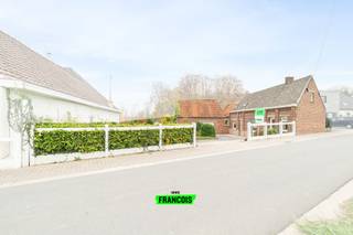 Op een uitzonderlijke locatie, nabij het prachtige Kloosterbos in Sint-Maria-Oudenhove, bevindt zich deze woning op een ruim perceel van 1410 m²...