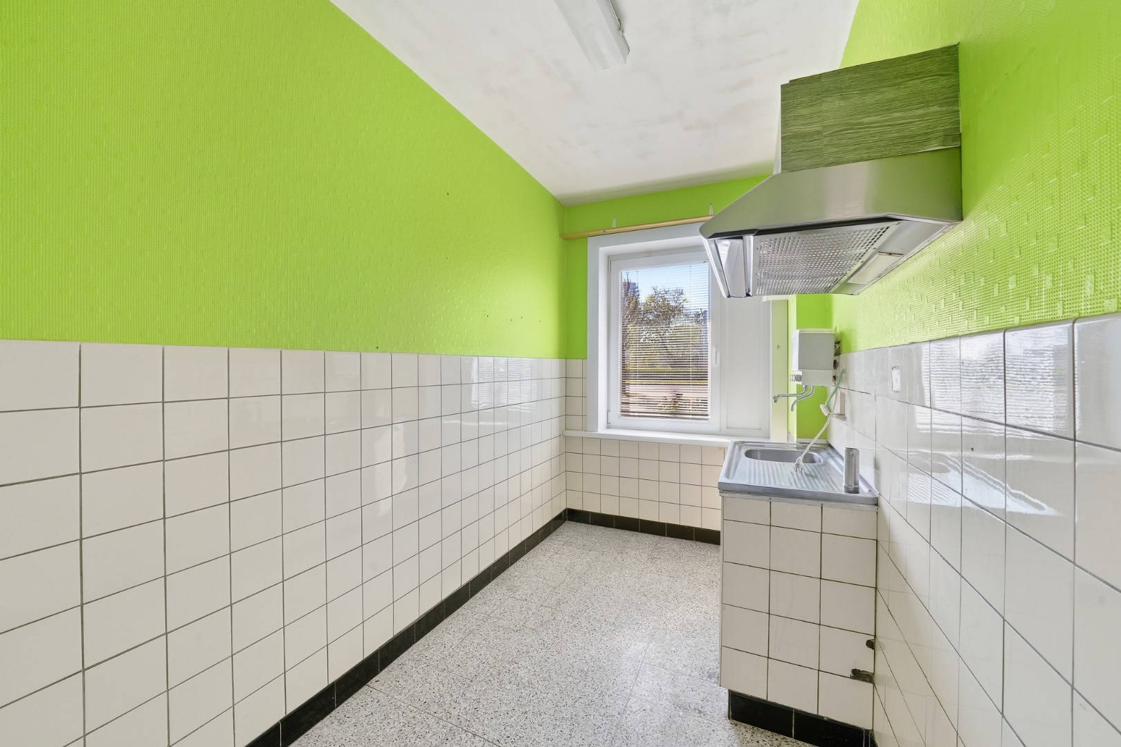 Te renoveren gelijkvloers appartement met 2 slaapkamers in Oostende - foto 4