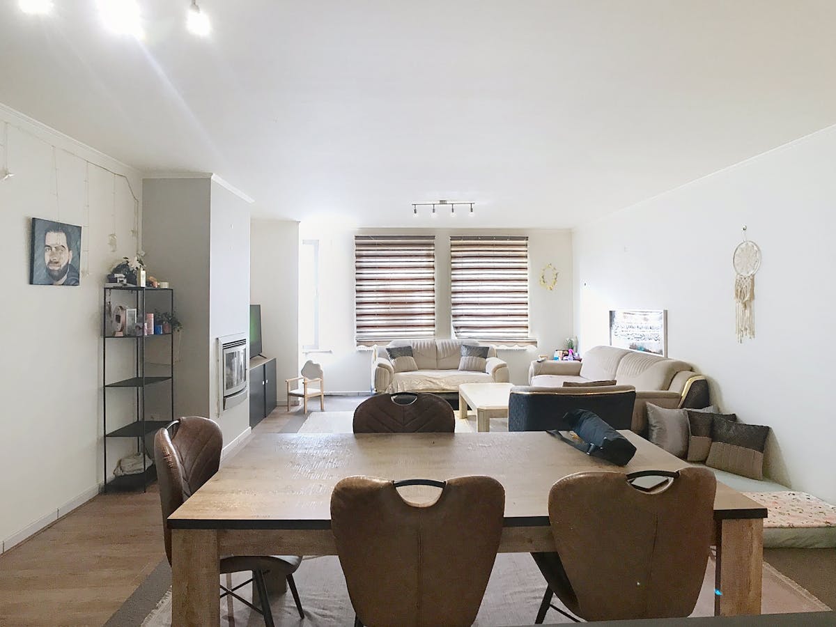 Instapklaar appartement met 2 slaapkamers te Izegem. - foto 1