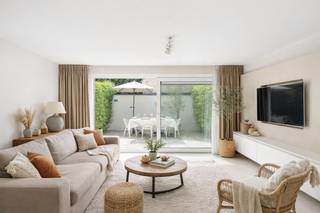 Recent en ruim appartement gelegen op de Knokkestraat te Knokke-Heist. Praktisch en lichtrijk appartement op wandelafstand van het strand en...