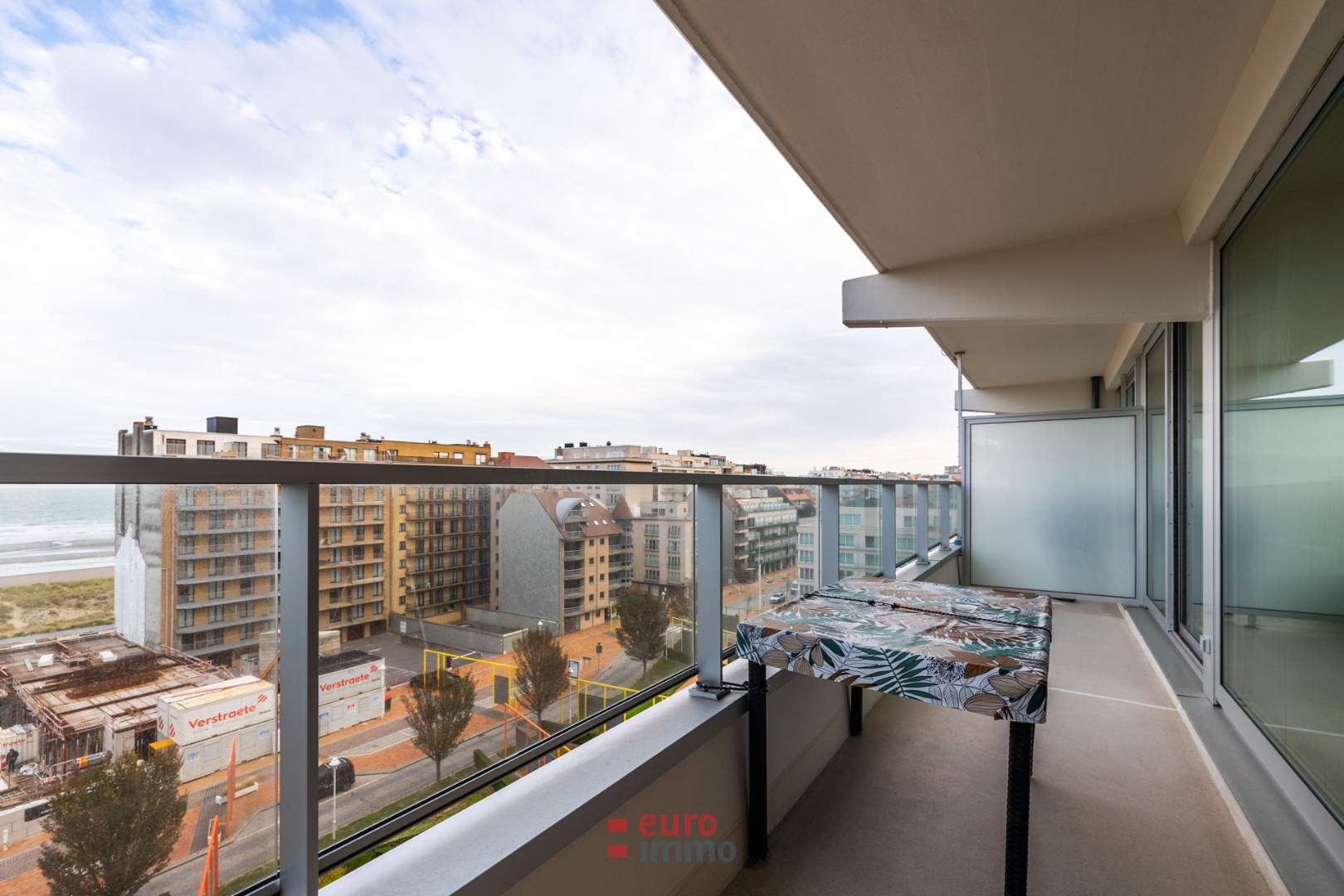 Appartement très spacieux, prêt à emménager, avec 1 chambre et un coin nuit. - photo 3