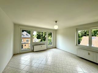 Bent u op zoek naar een ruim en verzorgd appartement op een toplocatie?Dit lichtrijke 2-slaapkamerappartement bevindt zich op de tweede verdieping...
