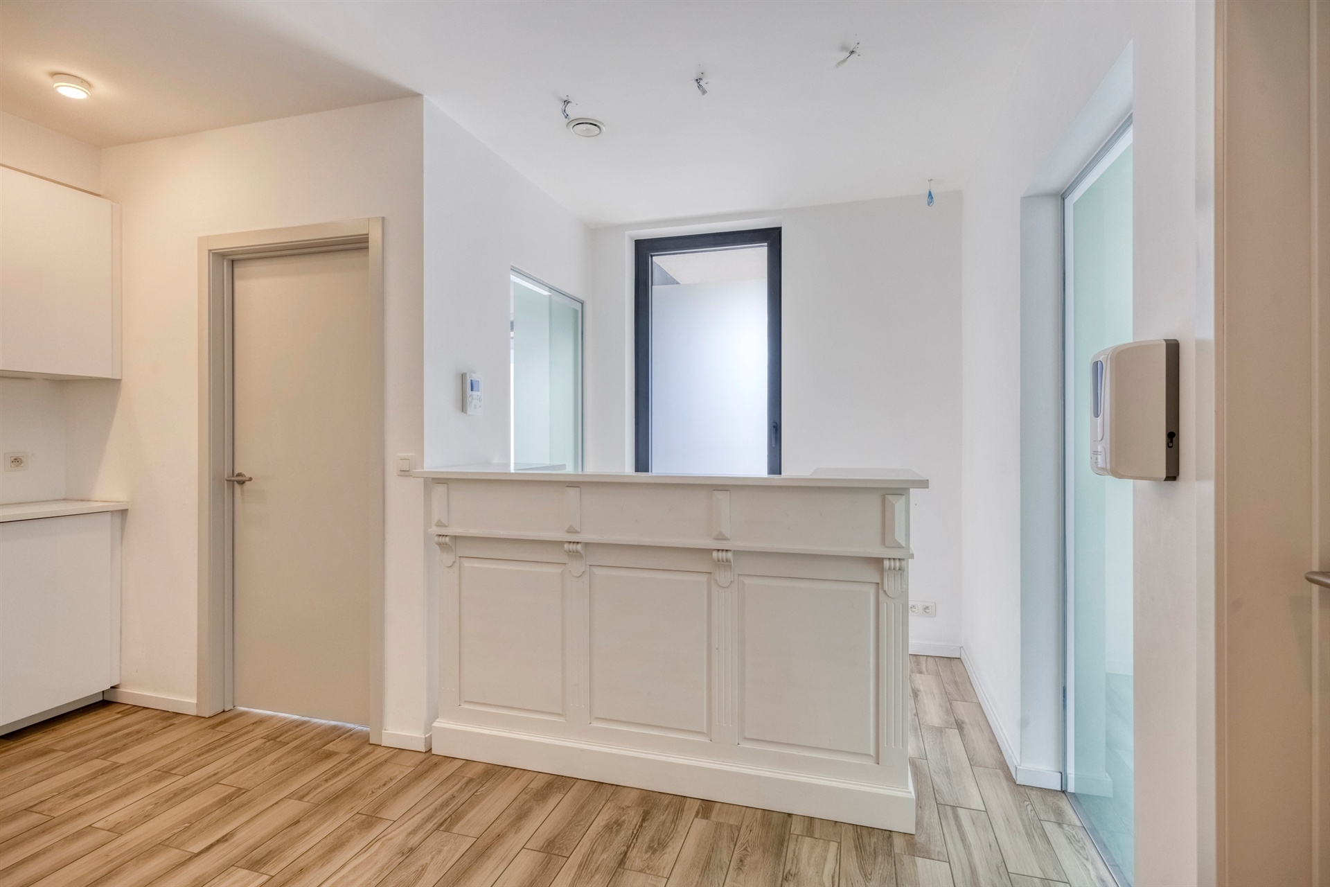 Cabinet/bureau au centre avec de nombreuses possibilités de parking - photo 5