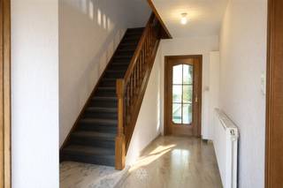 DE PINTE: Kunstschildersweg - Ben je op zoek naar een charmante en lichtrijke halfopen bebouwing in De Pinte? Dan is dit pand mogelijk iets voor...