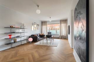 PLAN UW BEZOEK VIA VOLGENDE LINK: https://listed.mijnhuurprofiel.be/whise/7307046Dit prachtig gemeubeld gerenoveerd appartement is gelegen op een top...