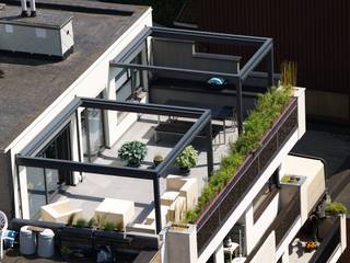 Nabij de Sint-Michielskerk vinden we deze prachtige penthouse terug. De penthouse beschikt over een totale grondoppervlakte 151m²met een subliem, zuidwest gericht terras van maar liefst 46m².en is volledig instapklaar en afgewerkt met kwalitatieve materialen.GROTE TROEVEN:- aangesloten op het warmte net- mogelijkheid om individuele zonnepanelen te plaatsen Indeling van het appartement:- inkomhal met gastentoilet- ruime berging/wasplaats- woonkamer met zit - en eetplaats- open keuken met alle toestellen - 2 slaapkamers- badkamer met lavabo &amp; douche- ruim terrasStaanplaats en berging mee aan te kopenTroeven:- volledige privacy- rustig (geen straatlawaai)- gans de dag zon (ZW ligging)- luxe terras met fenomenale vergezichten- 4 gevels (geen directe buren en geen inkijk)- recentelijk gerenoveerd en volledig instapklaar- goeie verbindingswegen (R32 vlakbij)Wil je een afspraak vastleggen of wens je meer info over dit appartement te Roeselare? Neem dan contact met Jeroen Taillieu - 0493 25 14 33 of via jeroen.taillieu@dewaele.comBestuursmaatregelen in het maatregelenregister: nee