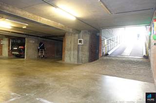 Tandemstaanplaats in de Engelsestraat op enkele passen van RBSC Duinbergen, Joseph Stübbenpark en de Zeedijk-Duinbergen<br /><br /><br /><br /><span><strong>Tekoopstelling onder voorwaarden; Zie www.more.be, "bijlagen" en onder voorbehoud van beschikbaarheid.</strong></span>