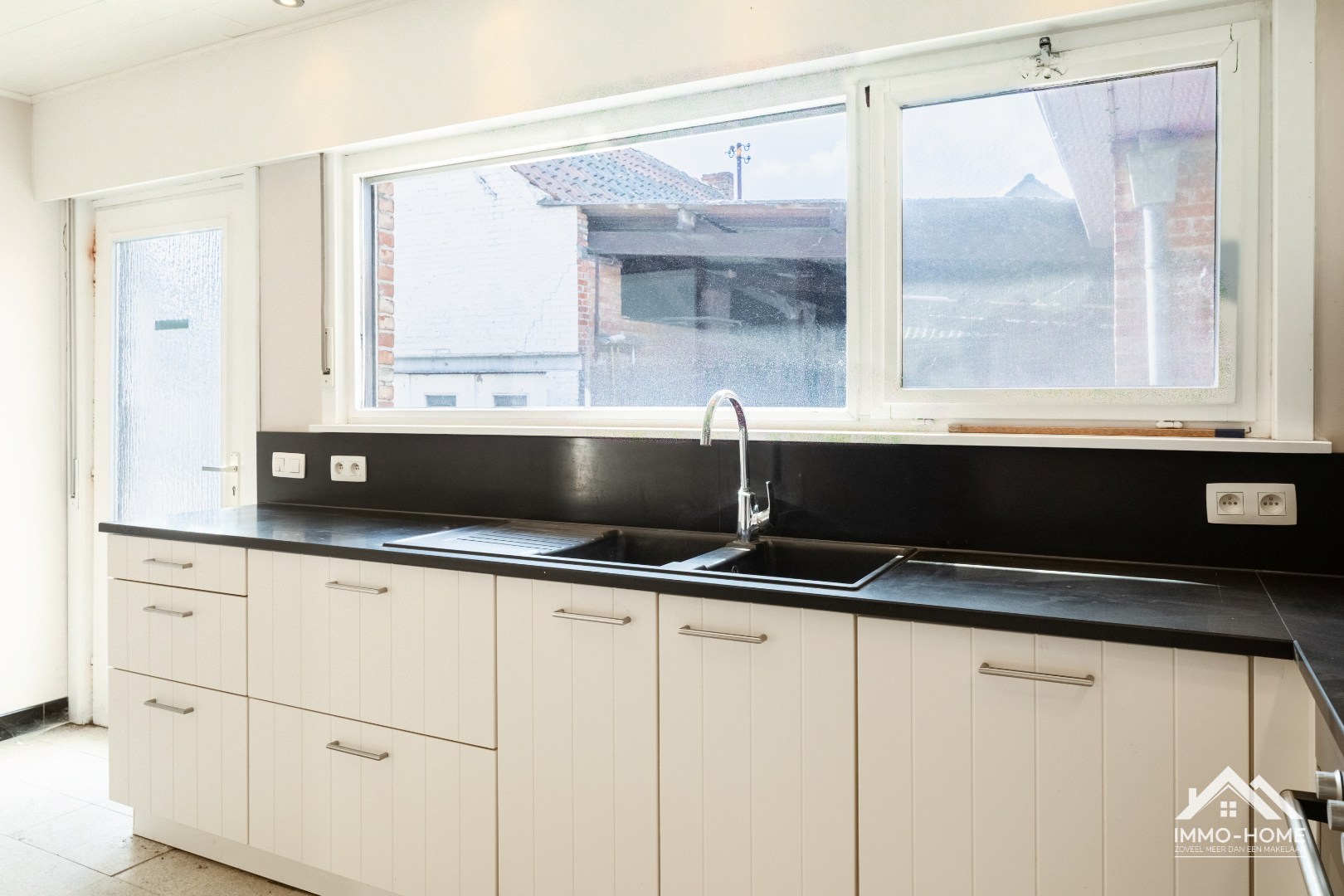 Ruime te renoveren hoekwoning met garage!! - foto 5