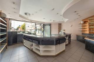 In de Graatakker, midden in het centrum, bevindt zich dit te renoveren handelspand met bovenliggende woonst, dat meteen opvalt door zijn...