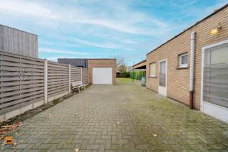 Met een landelijk uitzicht, op een boogscheut van Evergem-centrum en dichtbij tal van voorzieningen? Dat zijn de perfecte kenmerken voor deze...