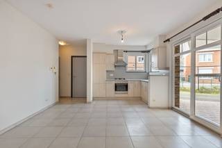 Dit instapklare halfopen appartement, gebouwd in 2010, is gelegen in Essen op een rustige locatie met een vlotte bereikbaarheid naar het centrum...