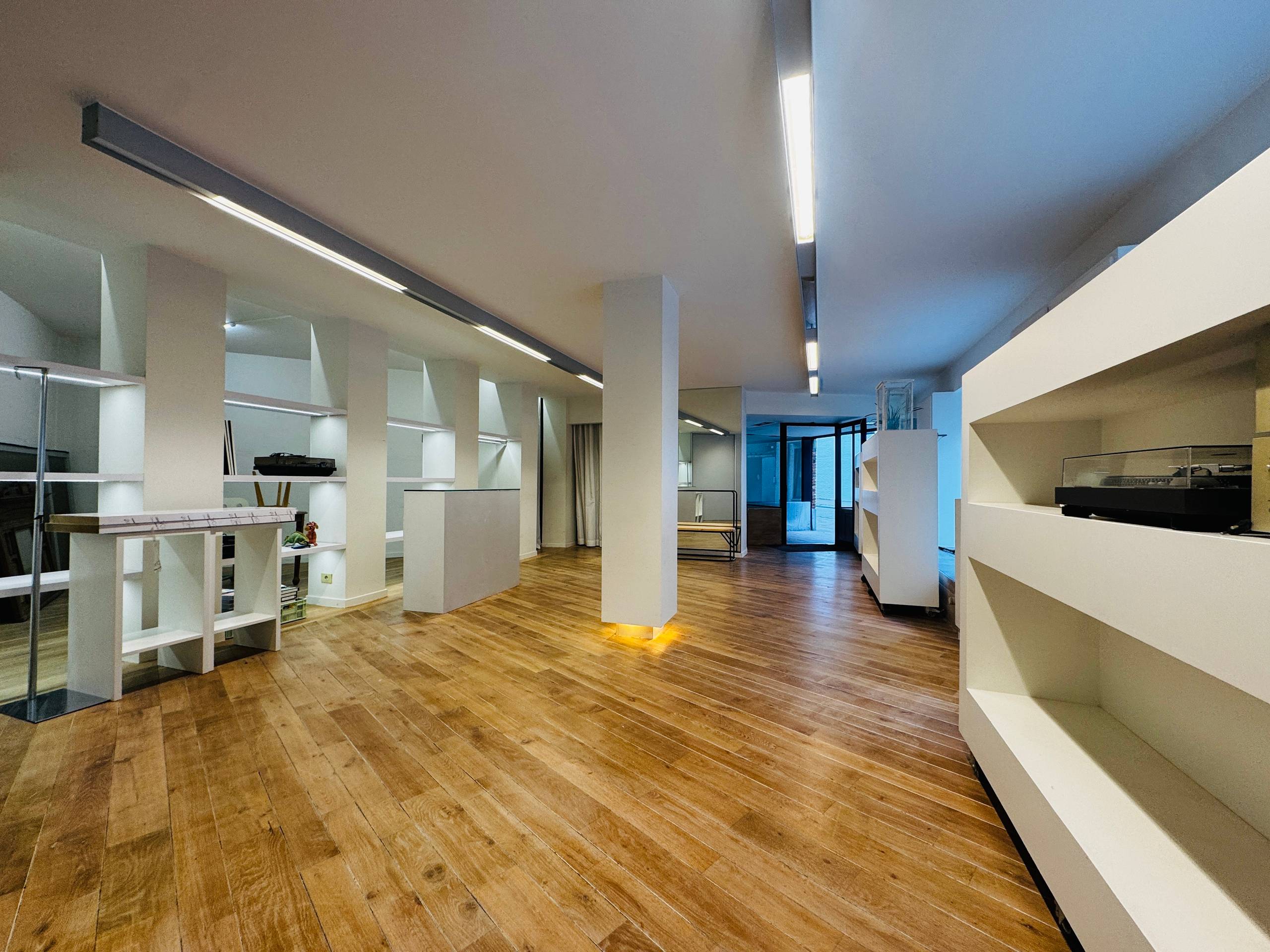 Handelspand met woonst te koop in hartje Wervik - foto 3