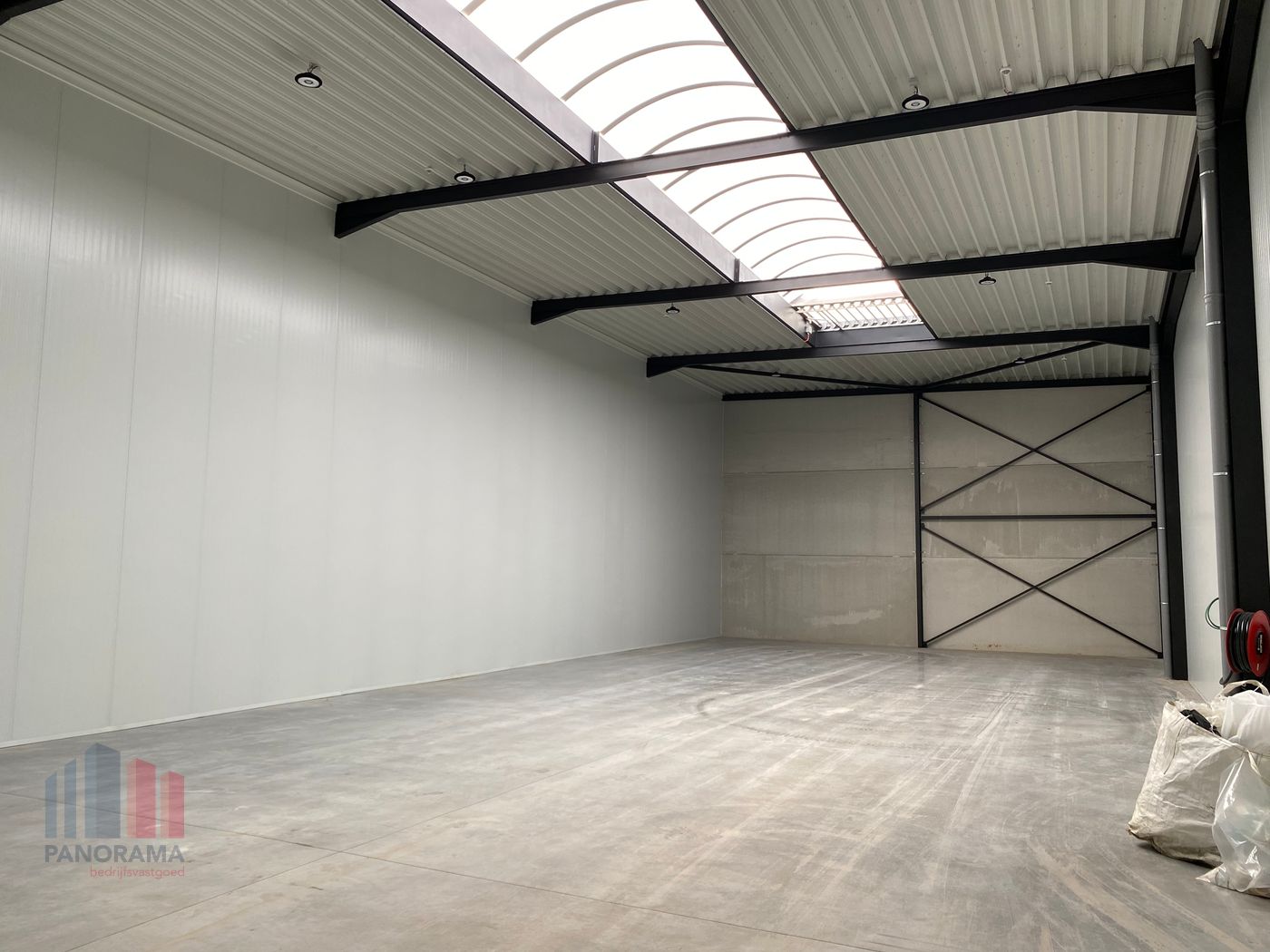 NIEUWBOUW KMO-UNIT VAN 160 m² TE HUUR - foto 1