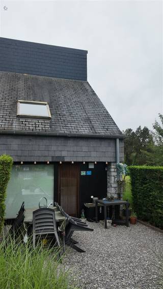 <p>Een appartement op de begane grond net buiten het dorp Ny, in het appartementencomplex L'Espinette.</p><p>Het vakantiehuis bestaat uit een woonkamer, eethoek, keuken, slaapkamer, badkamer met bad en terras. </p><p>Elke eigenaar beschikt over een parkeerplaats in de buurt.</p><p>Het vakantiedomein beschikt over een grote groene zone, een speeltuin voor de kleintjes en een pétanquebaan. Er is voldoende parkeergelegenheid voor zowel eigenaars als gasten.</p>