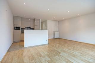 Dit lichtrijke en instapklare appartement staat te koop in de Heistraat pal in het centrum van Wilrijk aan de Bist. Op wandelafstand vind je...