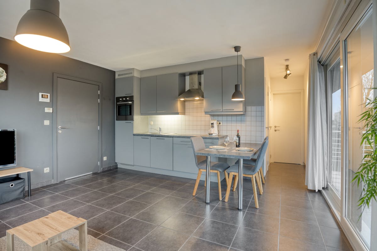 Appartement met 1 slaapkamer, 2 terrassen en kelder te Veurne. - foto 4