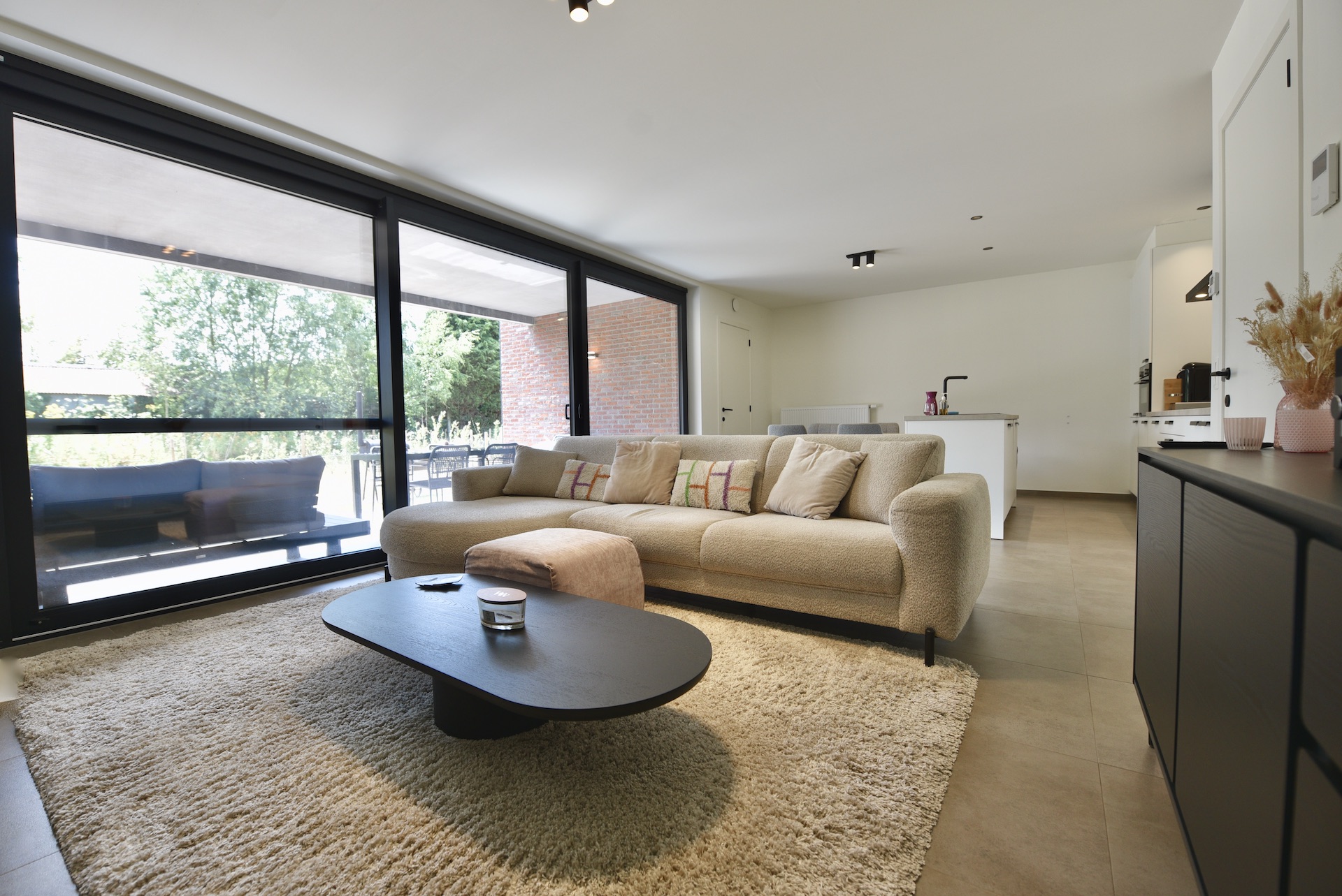 Instapklaar nieuwbouwappartement met 2 slpk, tuin en standplaats voor 345.000 EUR - foto 5