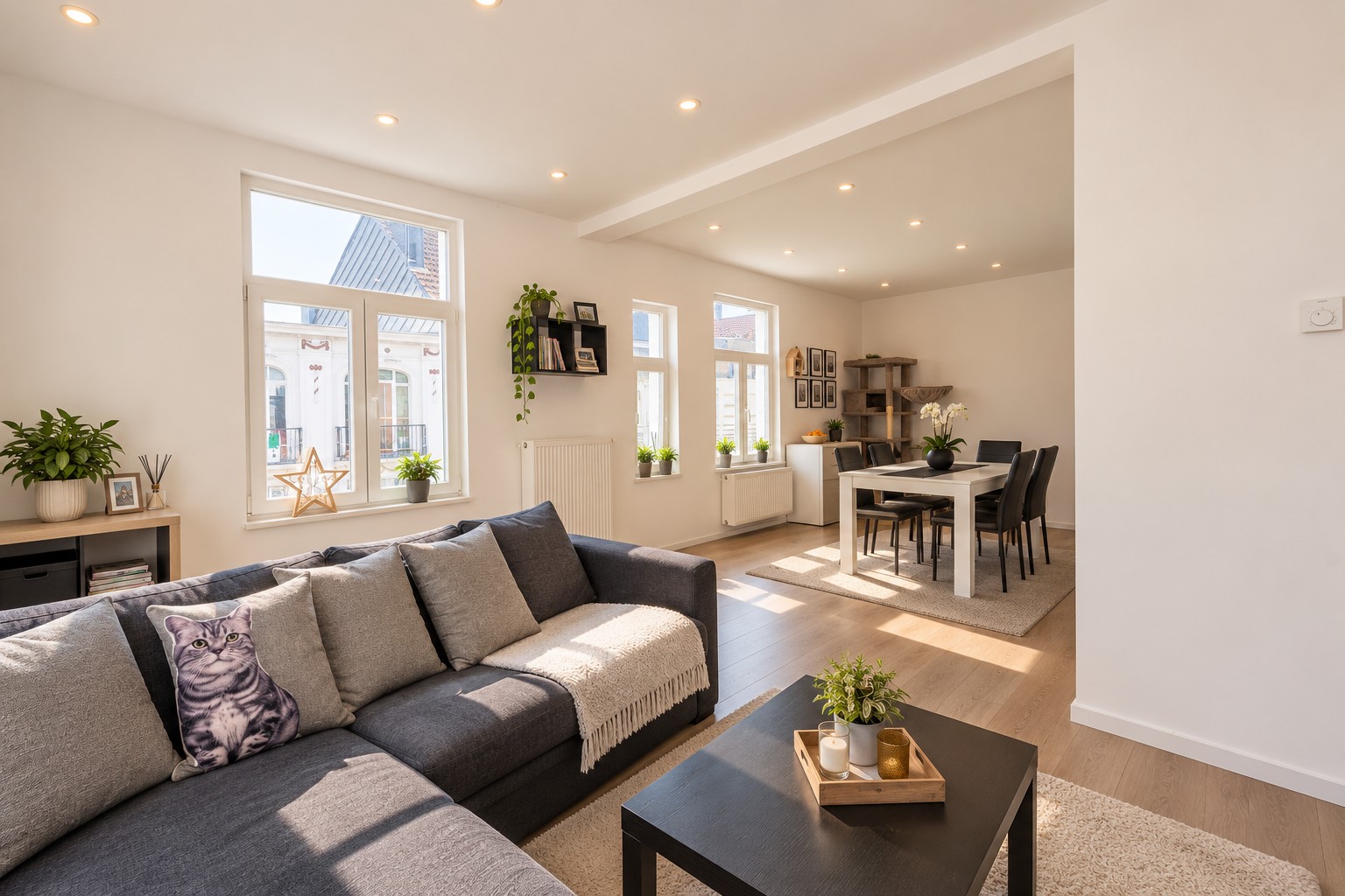 LICHTRIJK EN INSTAPKLAAR TWEESLAAPKAMERAPPARTEMENT OP TOPLOCATIE - foto 5
