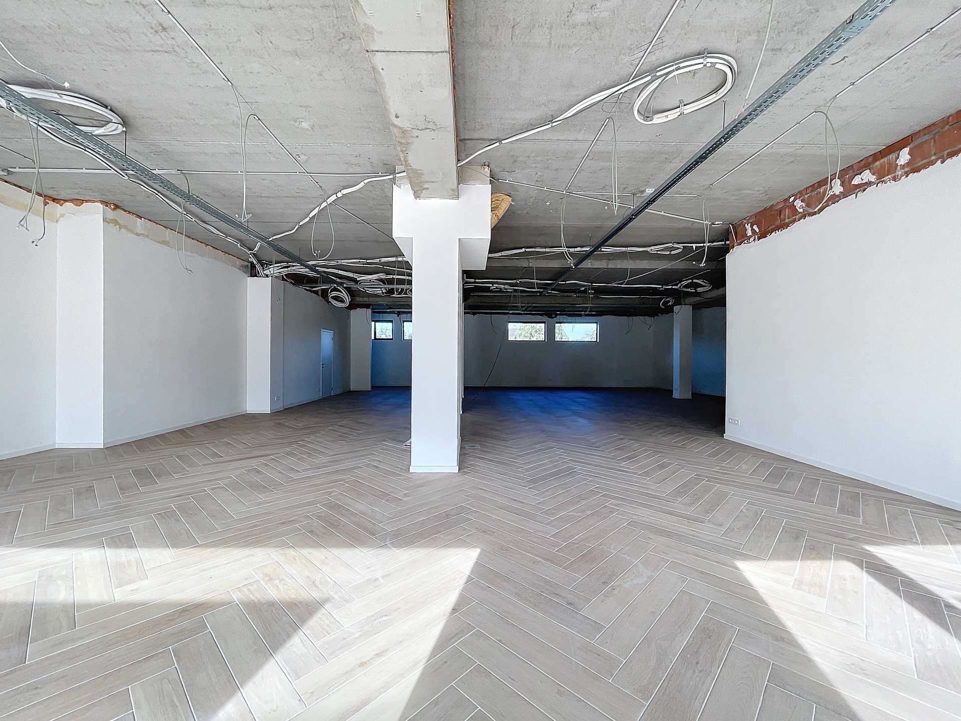 Handelsruimte 285m2 met parkeergelegenheden te Astene - foto 5