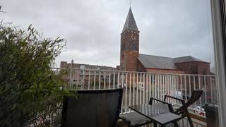 In het hart van Gavere, met een prachtig uitzicht op de kerk, vinden we dit recente en perfect onderhouden appartement. Bij binnenkomst word...
