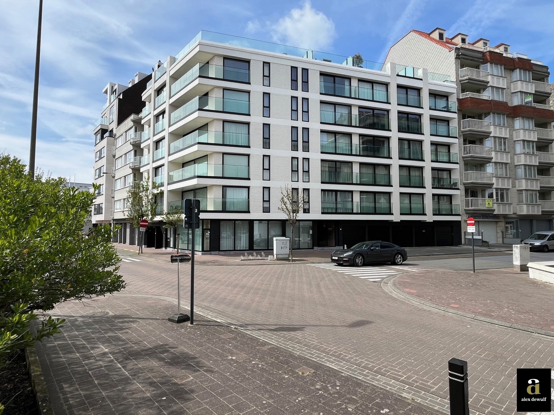 Goed bereikbare dubbele binnenstaanplaats [J. Nellenslaan - Albertstrand]. - foto 1