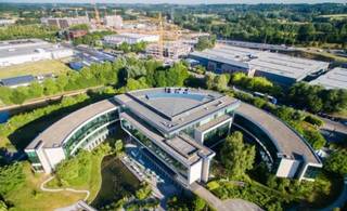Modern uitgeruste kantoren, ideaal gelegen nabij de Ring en de Erasmus metro.  Talrijke faciliteiten: receptie met telefonische assistentie,...