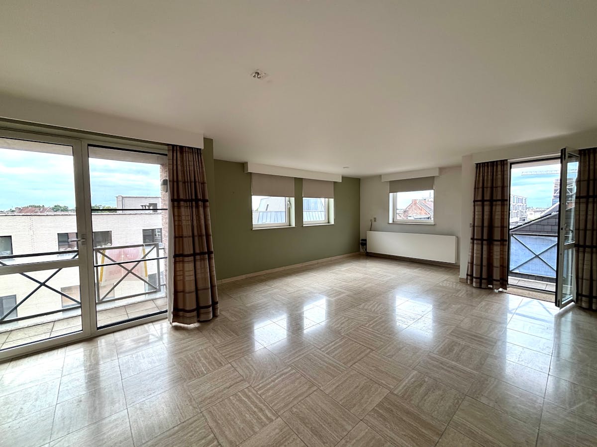 TE HUUR: Ruim appartement van 135m² in Hasselt centrum - foto 4