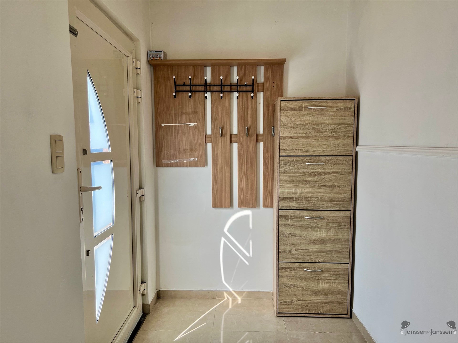 Ruime woning met 5 slaapkamers - foto 2