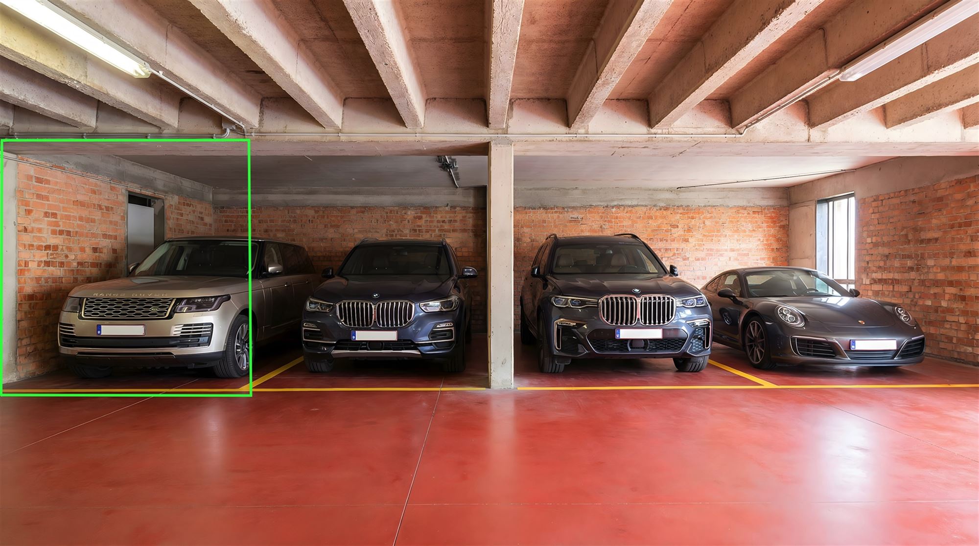 Overdekte autostaanplaats. - foto 4