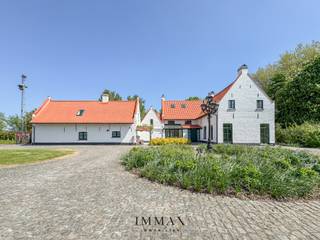 Abdijhoeve - Klein SchoonhoeveIn een idyllische, landelijke omgeving bieden wij u deze eigendom aan, perfect voor wie op zoek is naar ruimte, natuur...