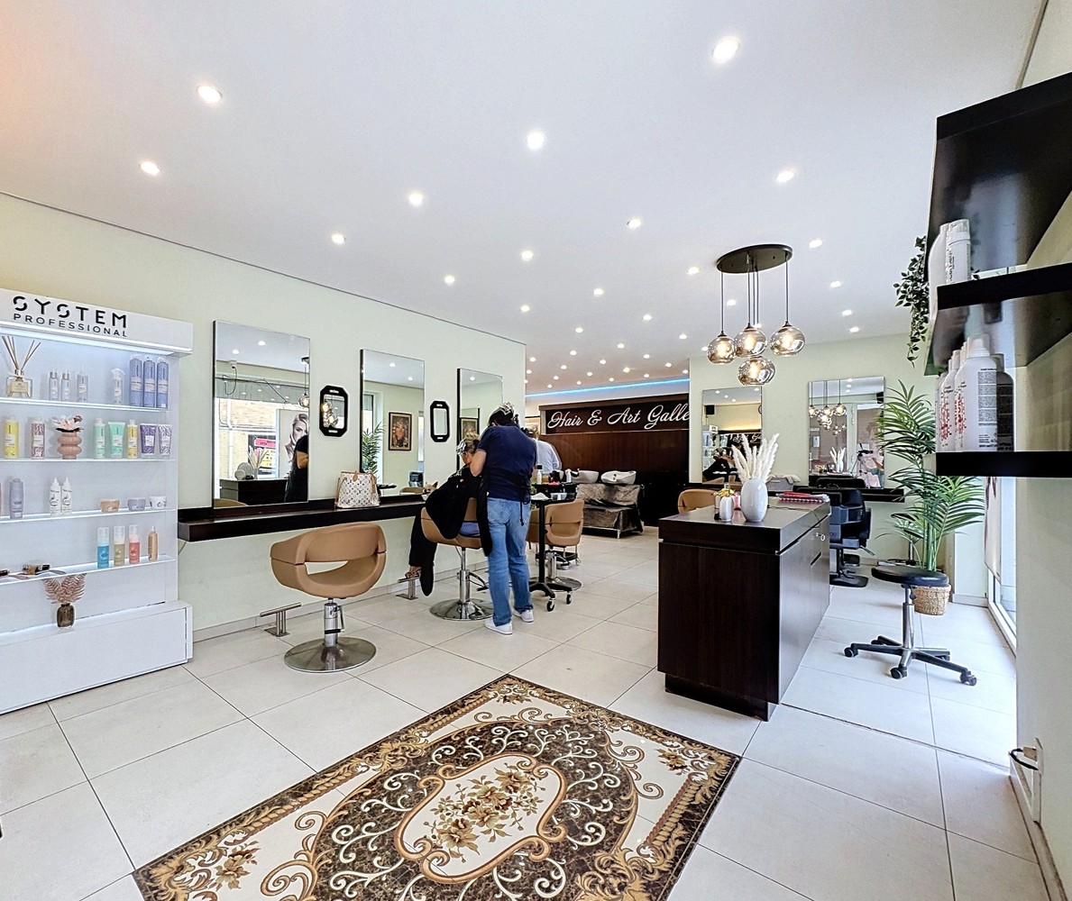 Unieke Investeringsopportuniteit: Commercieel gelijkvloers handelspand (160m²) in hartje Sint-Lievens-Houtem - foto 3