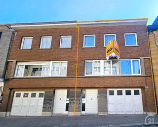 Doe een bod vanaf 299 000 EURGelegen in het hart van Denderleeuw, biedt deze woning met drie slaapkamers een uitstekende kans voor diegenen die...