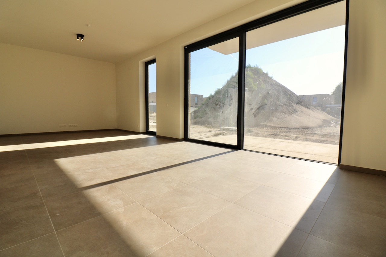 Nieuwbouw gelijkvloers appartement met 2 slp, tuin, terras en autostaanplaats in Edward Poppe Woonpark voor 910 EUR/mnd - foto 5