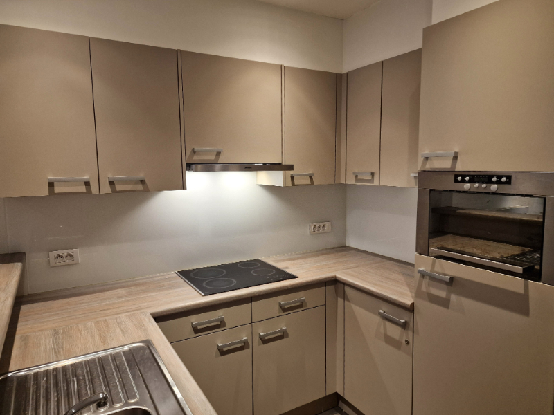 Recent 2-slaapkamer appartement met zijdelings zeezicht - foto 4