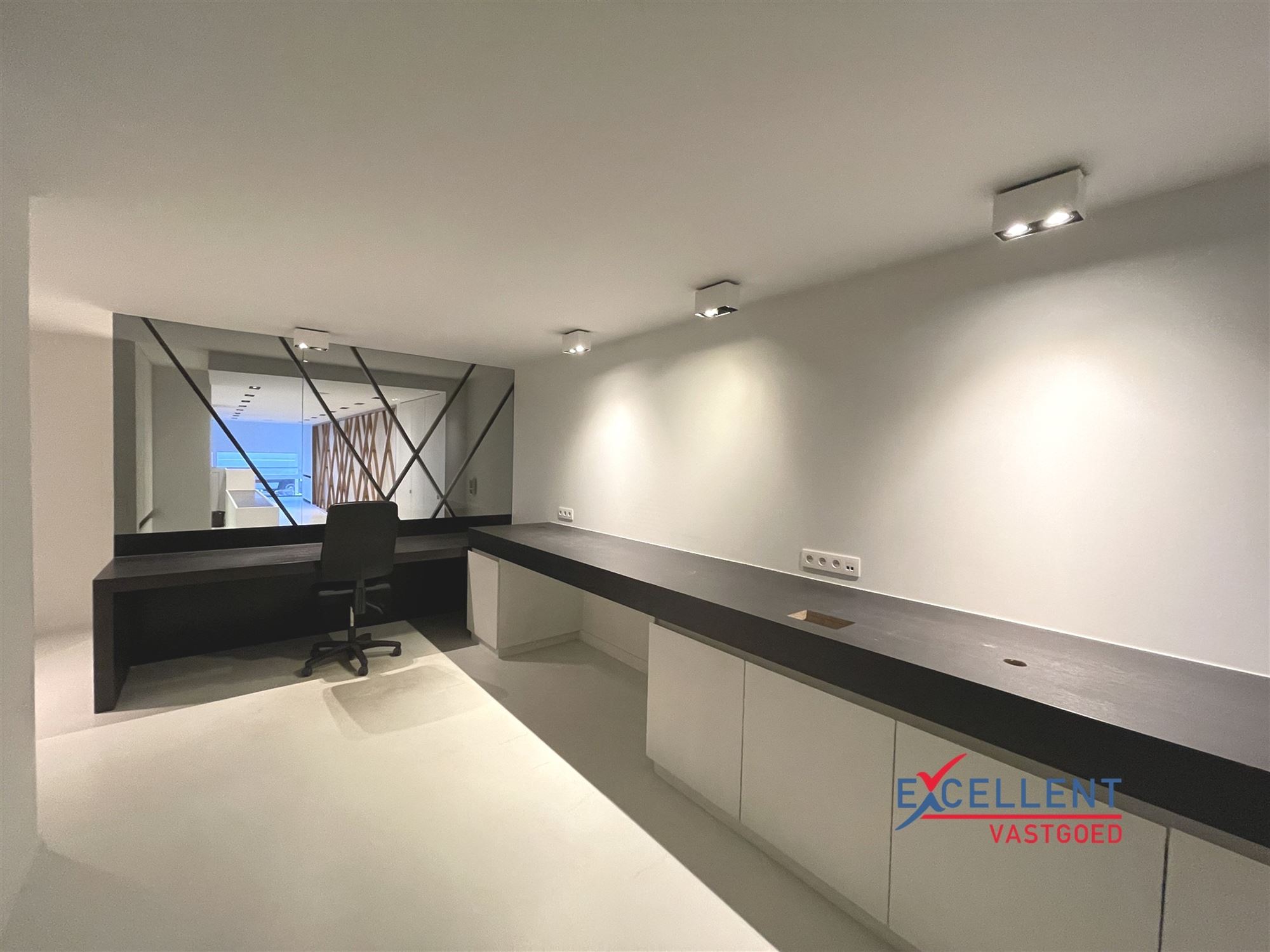 Handelsruimte te huur op de Markt van Deinze - foto 5