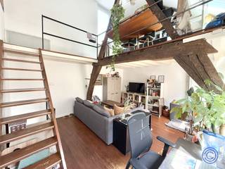 Informatie appartementDeze charmante triplex van ca. 66m² is rustig gelegen aan de achterzijde van een kleinschalig gebouw in het levendige centrum...