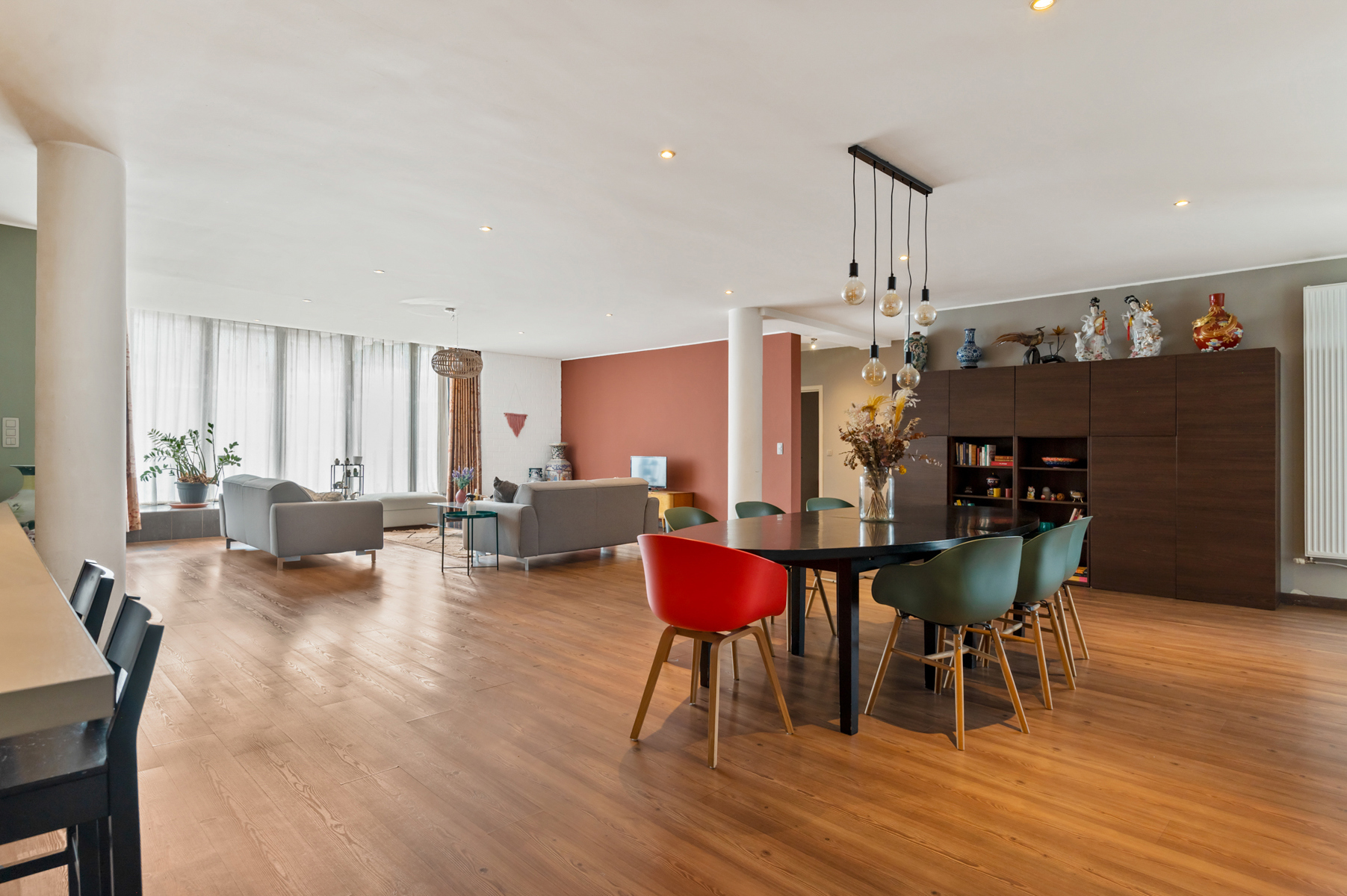 Zeer ruime gerenoveerde loft met staanplaats  - foto 2