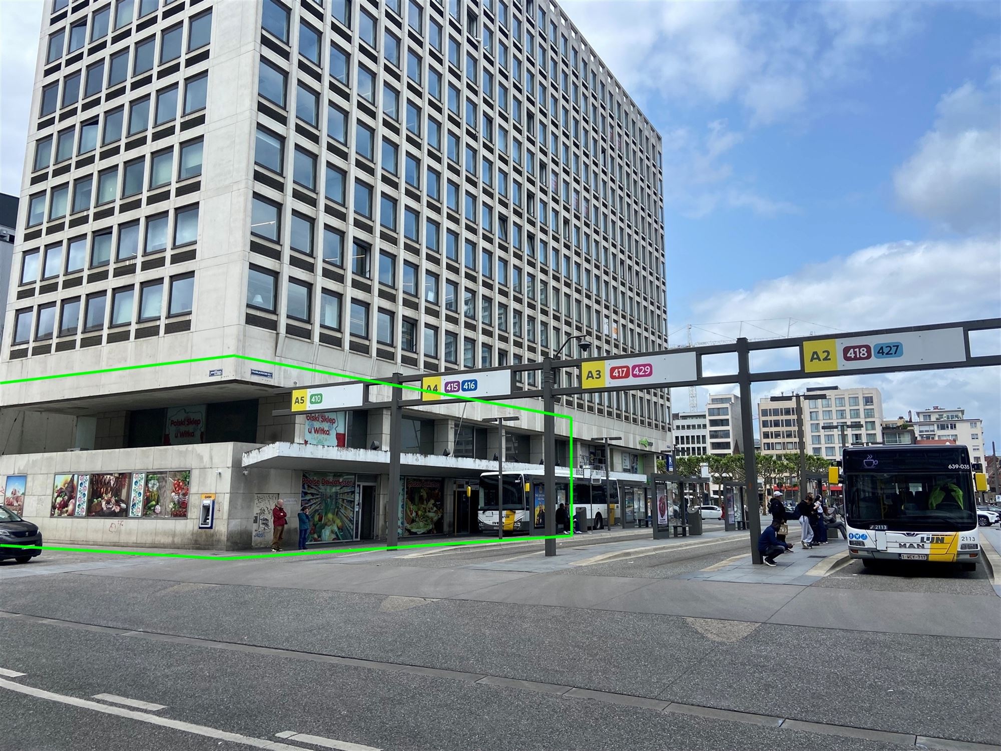 Retail space - photo 1