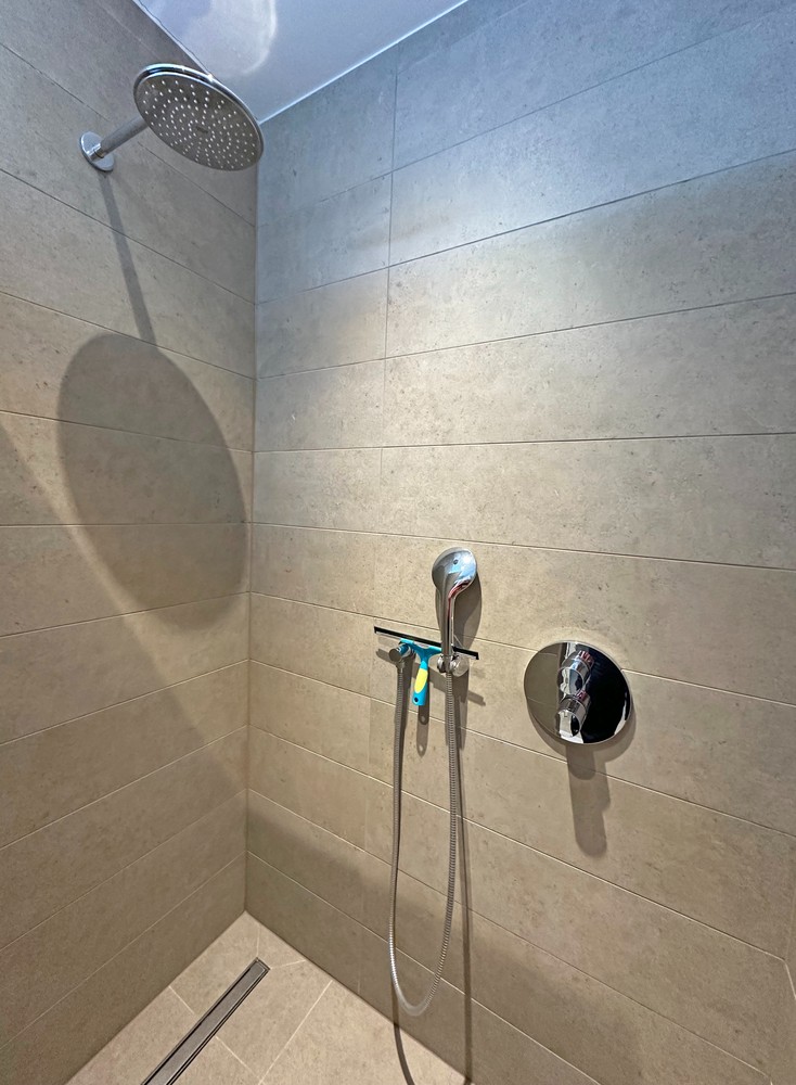 Luxueus appartement op de eerste verdieping op rustige centrumlocatie te 's Gravenwezel. - foto 4