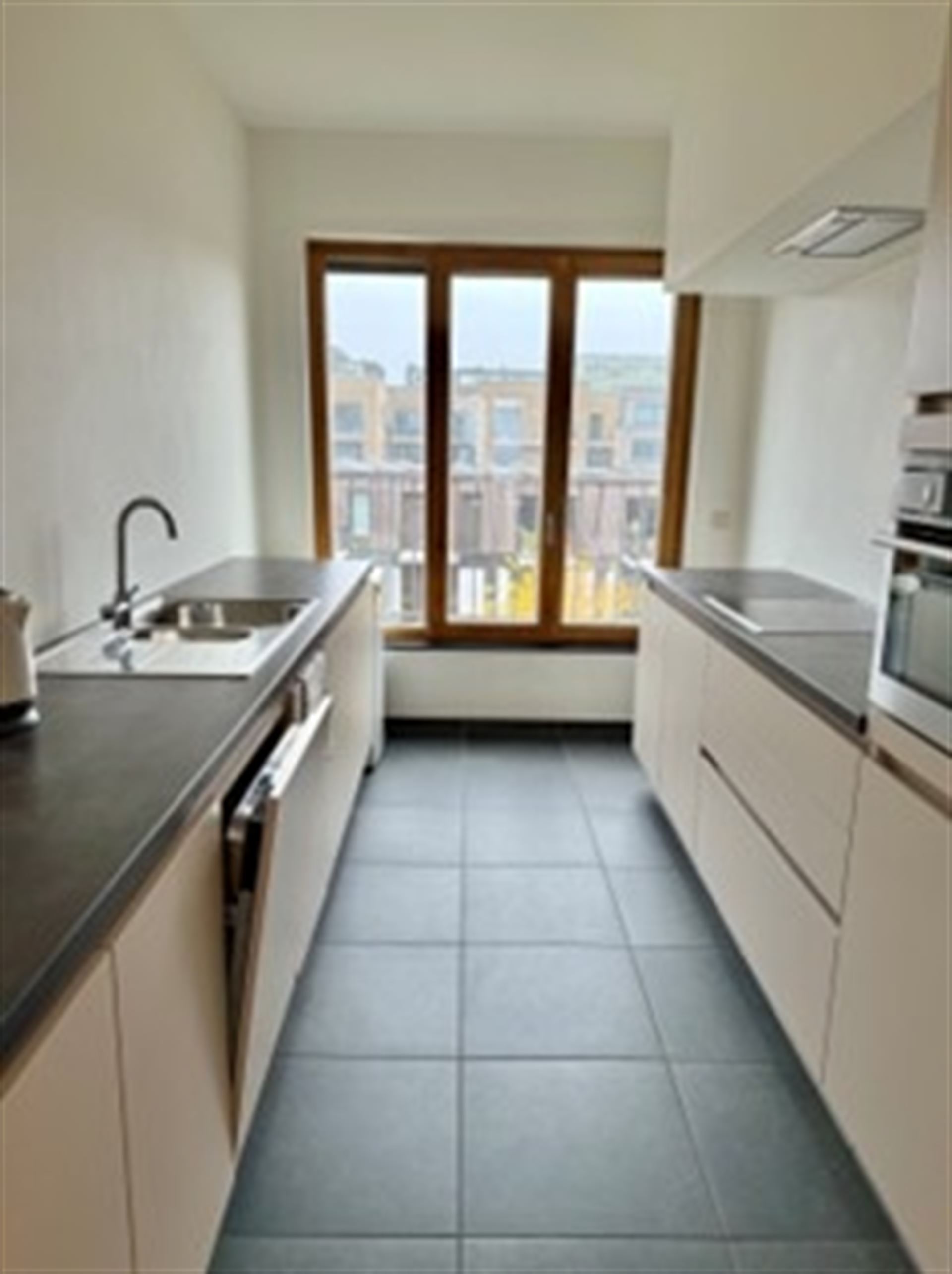 Modern gemeubeld appartement met uitzicht op water – Het Eilandje - foto 5