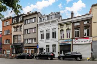 Opbrengsteigendom (230 m²) bestaande uit 3 appartementen in Antwerpen (2060). Het pand is gelegen in een opkomende buurt en is vlot bereikbaar met...