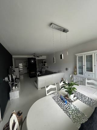 Ruim duplex appartement te koop – 182 m²<br /><br />Prachtig duplex appartement met een totale oppervlakte van 182 m², inclusief garage en achtertuin.<br />En ook oprit in totaal 3 auto’s.<br /><br />🏡 Indeling<br /><br />* 3 slaapkamers (2 beneden en 1 boven)<br />* 2 volledig uitgeruste keukens<br />* 2 badkamers met toilet<br />Op het gelijkvloers bevinden zich twee kleine slaapkamers. Dankzij gyprocwanden is de indeling eenvoudig aan te passen voor wie extra ruimte wenst.<br /><br />📍 Uitstekende ligging<br /><br />* Supermarkt, krantenwinkel, nachtwinkel en apotheek op wandelafstand<br />* Pleintje en park op slechts 200 meter<br />* Twee basisscholen in de directe omgeving<br />* Tram- en bushaltes vlakbij<br /><br />✅ EPC klasse B<br />✅ Asbestattest conform<br />✅ Elektrische keuring conform<br /><br />Vraagprijs licht bespreekbaar<br /><br />Geïnteresseerd? Neem gerust contact op voor meer informatie of een bezichtiging.<br />0480645566
