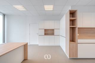 Deze consultatie/kantoorruimtes in Oudenaarde zijn een plek waar professionaliteit en zorg samenkomen. Gelegen in het hart van de stad, bieden...