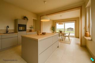 Ontdek deze zeer gunstig en centraal gelegen woning te Marialoop met <strong>vier slaapkamers</strong>, gelegen op een oostgericht perceel van maar liefst 720 m². Het pand beschikt over een <strong>bruikbare vloeroppervlakte van 323 m²</strong> (volgens het EPC-attest) wat tal van mogelijkheden biedt. Indeling: Het gelijkvloers geniet van een ruime keuken met toegang tot de woonkamer die zicht verleent op de prachtige tuin. De ruimte vooraan kan perfect dienst doen als uitbreiding van de woonkamer/keuken. Momenteel bevindt de inkom zich in de garage. De voordeur kan ook perfect in de ruimte vooraan geïntegreerd worden. De garage verleent toegang tot de veranda (met toilet) en de extra opslagruimte achteraan de woning. Nachthal, vier ruime slaapkamers, de badkamer en een technische berging. De eerste verdieping geniet ook van een noodtrap. De ruime zolder is te bereiken via een trapluik. Oprit rechts van het gebouw, zeer ruim terras, tuinhuis en tuin (O) met zicht op de achterliggende velden. Dubbele beglazing (houten schrijnwerk) (5 maal HR-beglazing - PVC) | CV op aardgas | Elektriciteit niet conform | Regenwater | Gunstige ligging / zichtlocatie | Mooie perceeloppervlakte | Prachtig zicht op de velden | Gelegen nabij zowel Meulebeke, Pittem, Ingelmunster en Izegem | Voor meer informatie: www.bordes.be. Margot organiseert voor dit handelspand de bezoeken, mits het maken van een afspraak.