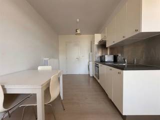 <p><span>BERCHEM - Near the station: Move-in ready, furnished one-bedroom flat in a prime location.</span></p><p><span> </span></p><p><span>DESCRIPTION:</span></p><p><span> </span></p><p><span>Cosy flat on the 2nd floor of a lovely building.</span></p><p><span>At the front, a light-filled living area and open-plan kitchen, fully fitted with an oven, dishwasher, fridge and washing machine.</span></p><p><span>At the rear is the bedroom with a small dressing room and an adjoining bathroom with shower, toilet and washbasin.</span></p><p><span> </span></p><p><span>SPECIAL FEATURES:</span></p><p><span> </span></p><p><span>- Individual meters</span></p><p><span>- Service charges: €100/month (maintenance of communal areas + electricity for communal areas)</span></p><p><span>- Ideal location close to Antwerp Berchem station, public transport, shops and major roads.</span></p><p><span>- Available from 1 October 2026</span></p><p><span> </span></p>
