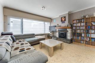 Deze instapklare woning bevindt zich in een rustige wijk (De Gaverwijk) nabij het centrum van Oostrozebeke. Vlakbij verschillende invalswegen...