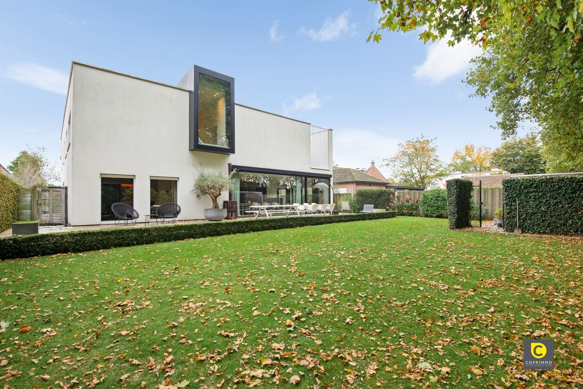 Villa: 6 slk , 4 badk. op 796 m² Z-w perceel  - foto 2