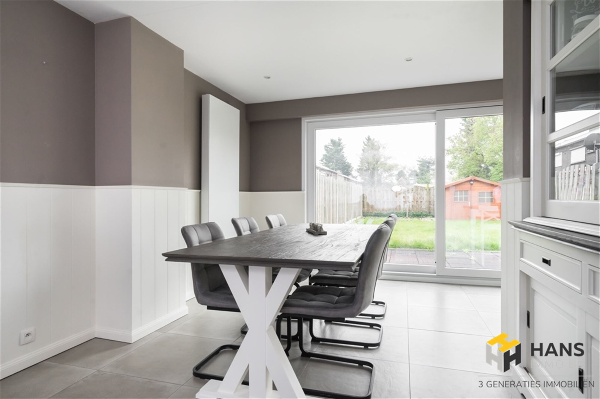 Volledig vernieuwde woning met 3 slaapkamers en grote garage! - foto 5