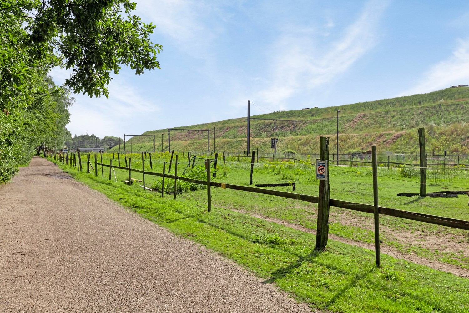 Ruim perceel met meerdere mogelijkheden - foto 3